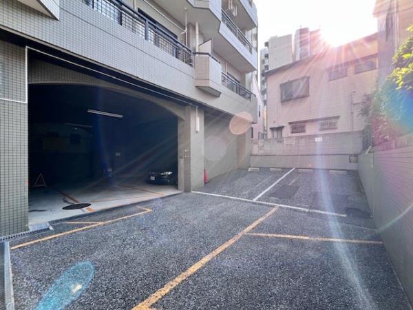 16/21 駐車場