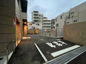 14/16 駐車場