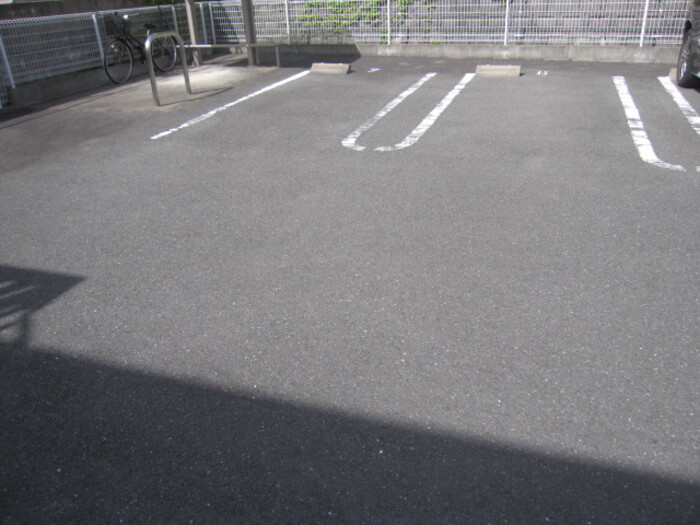 17/17 駐車場