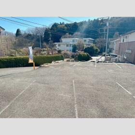 15/15 駐車場