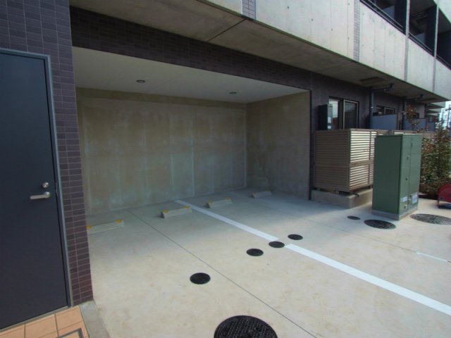14/21 駐車場