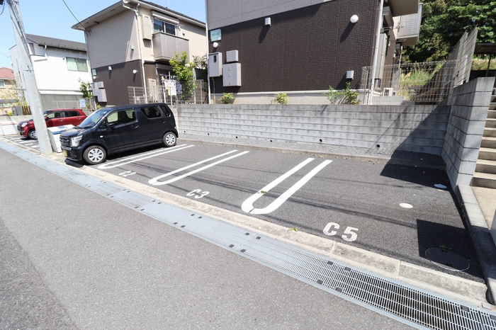 18/25 駐車場