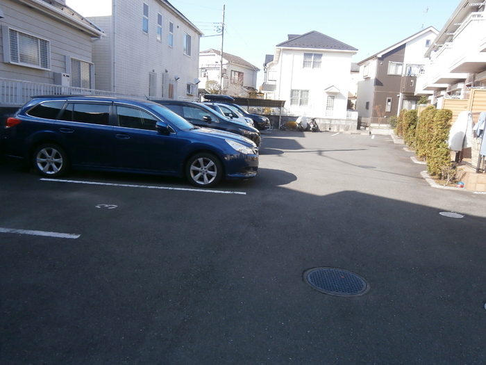 18/28 駐車場