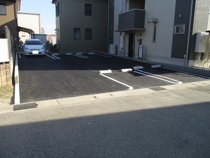 17/17 駐車場
