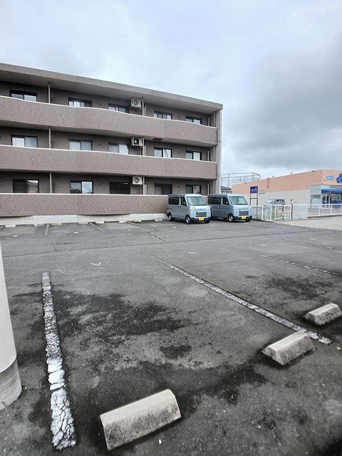 14/20 駐車場