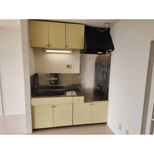 13/28 キッチン