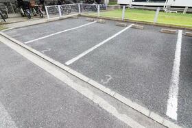 16/16 駐車場