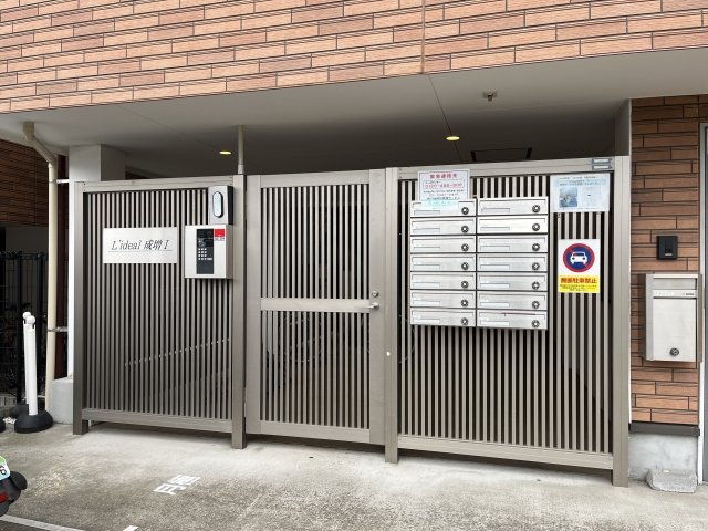 18/29 エントランス