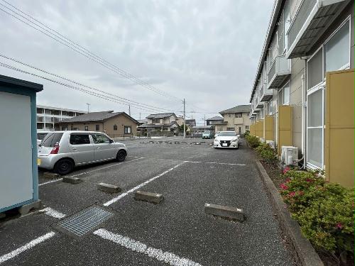 13/14 駐車場