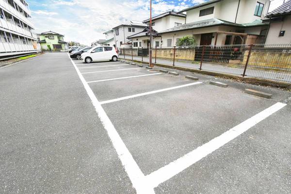 16/16 駐車場