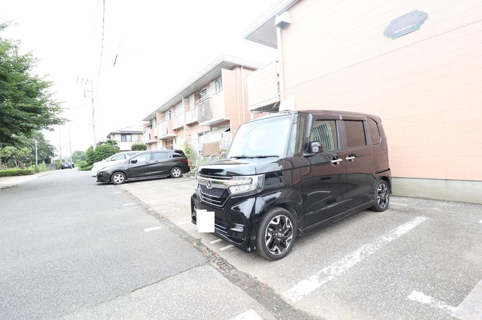 15/15 駐車場