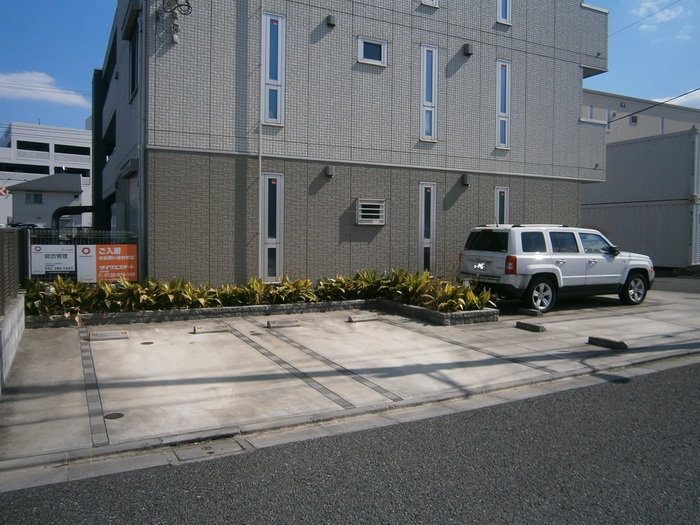 18/18 駐車場