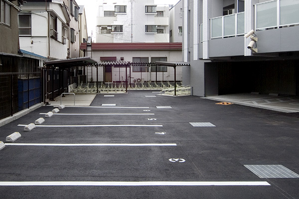 22/27 駐車場