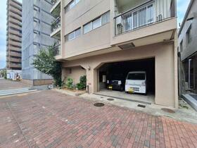 16/16 駐車場