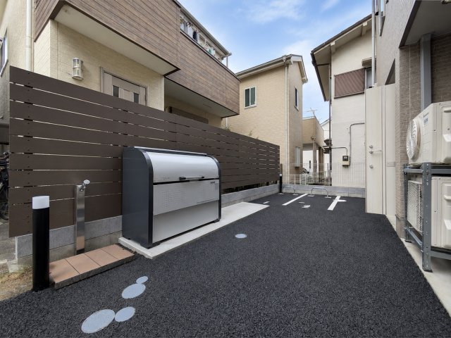 17/17 駐車場