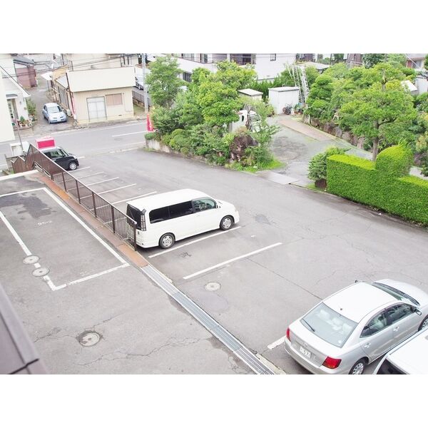 2/2 駐車場
