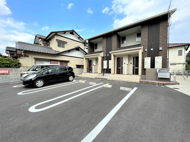 22/22 駐車場