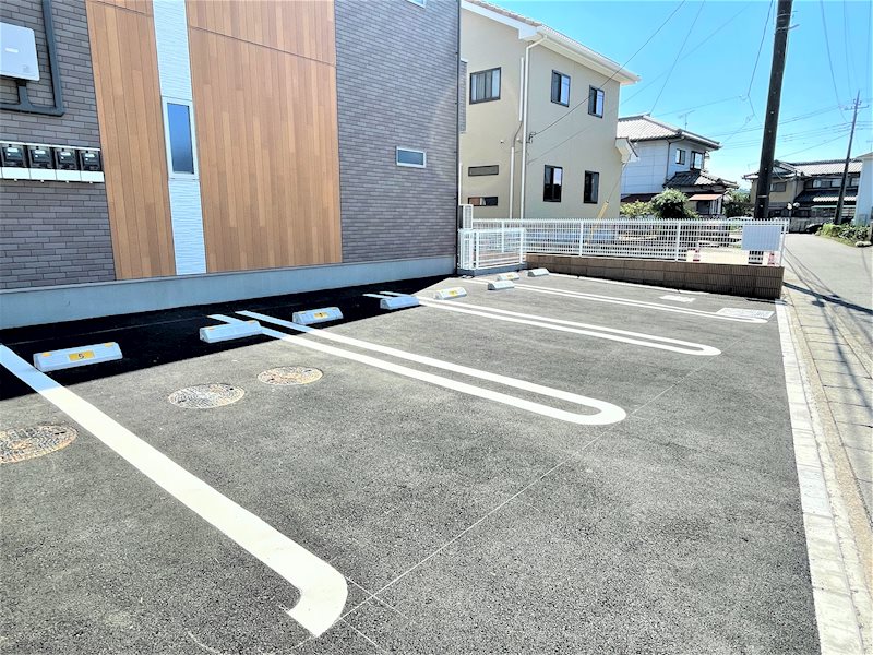 17/27 駐車場