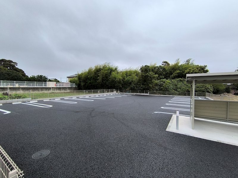 13/13 駐車場