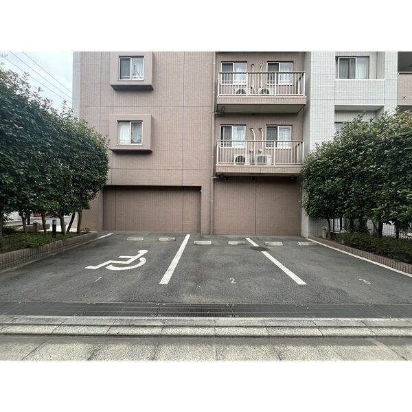 8/8 駐車場