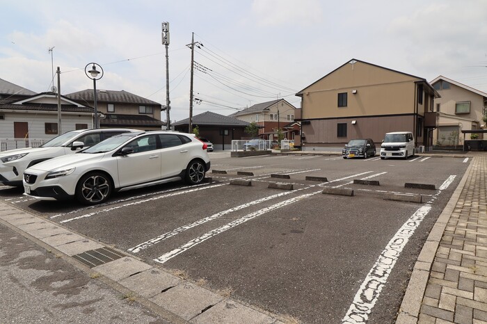 17/17 駐車場