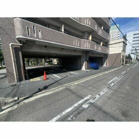 16/16 駐車場