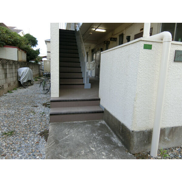 13/15 エントランス