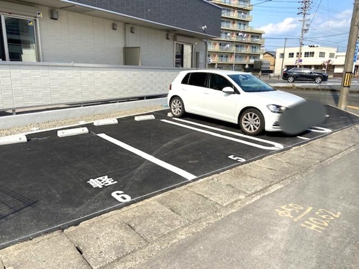 18/20 駐車場
