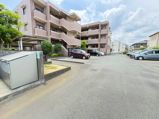 23/23 駐車場