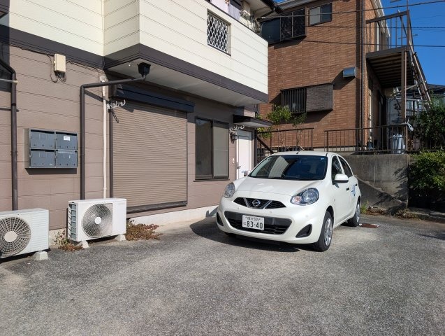 13/13 駐車場