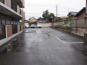 16/16 駐車場