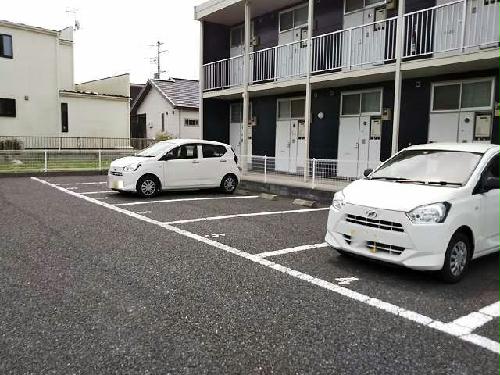 14/14 駐車場