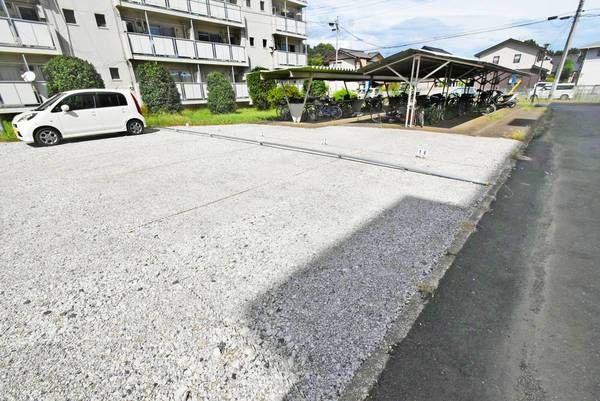 3/7 駐車場