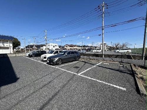 14/23 駐車場