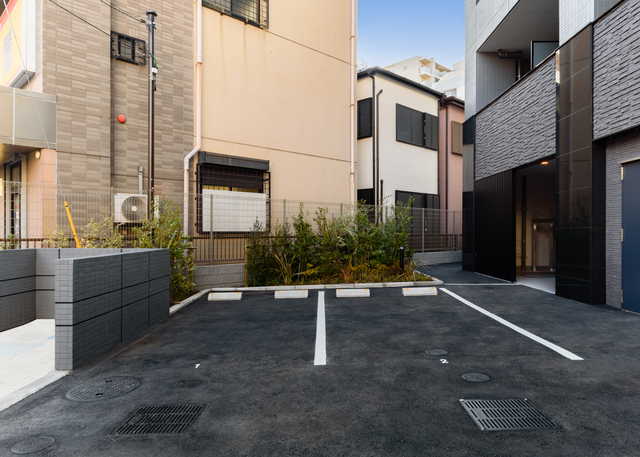 27/30 駐車場