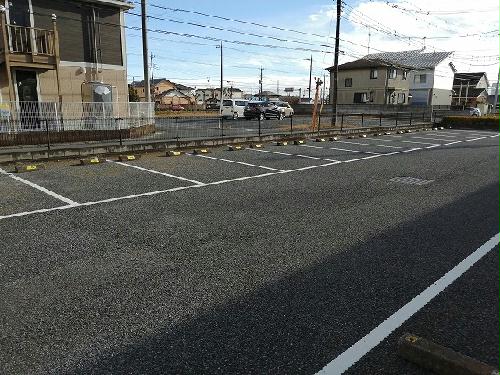 14/14 駐車場
