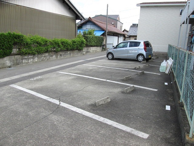 2/10 駐車場