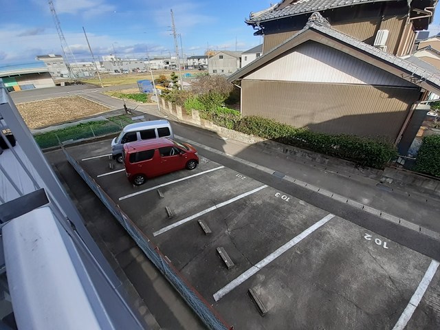 16/23 駐車場