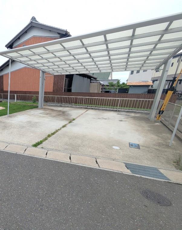 18/18 駐車場