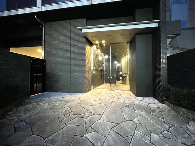 23/29 エントランス