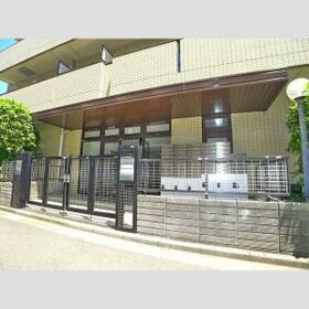 13/14 エントランス
