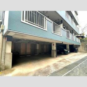 15/15 駐車場