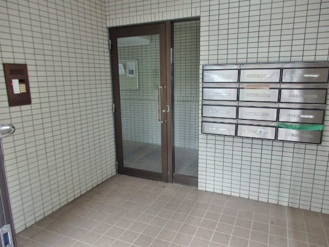 2/4 エントランス