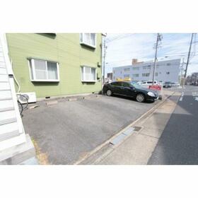 16/16 駐車場