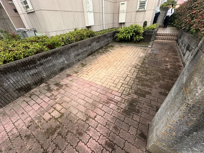15/15 駐車場