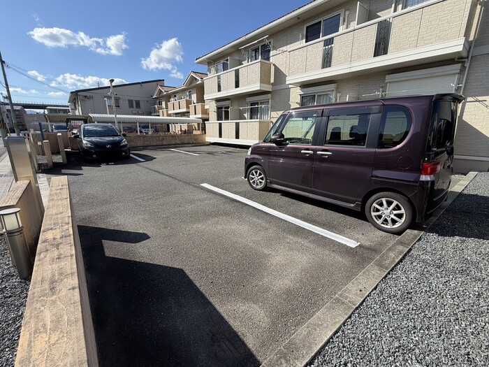20/20 駐車場
