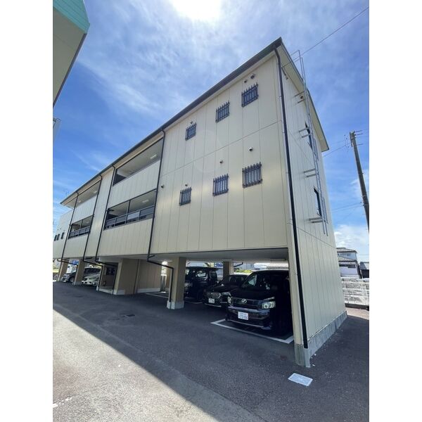 15/18 駐車場