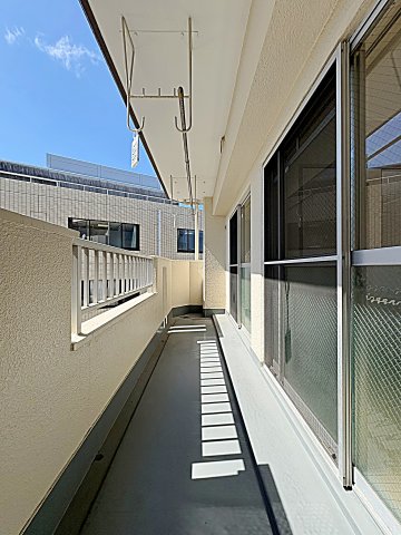 18/27 バルコニー