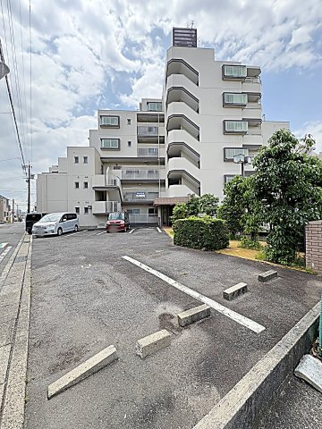 26/27 駐車場