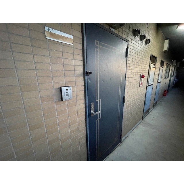 13/26 玄関